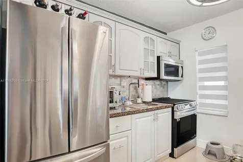 1900 SW 21st Avenue Miami FL 33145