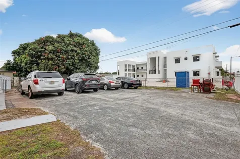 500 E 30th Street Hialeah FL 33013