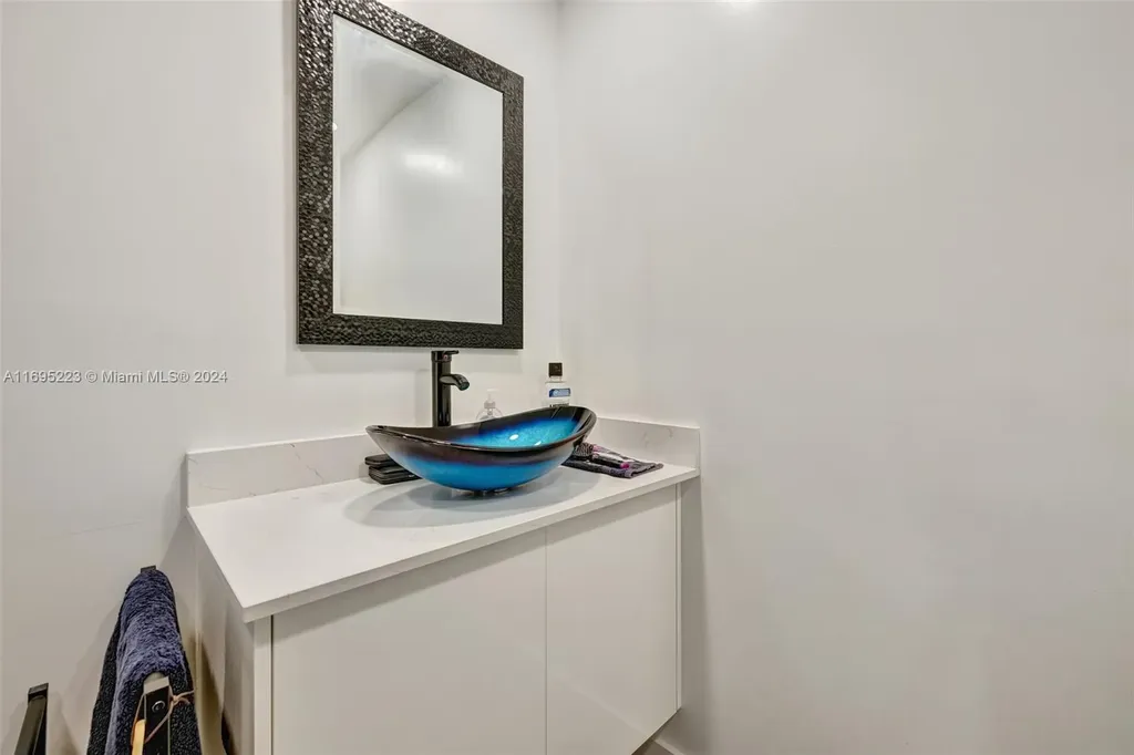 2866 NE 30th Street Fort Lauderdale FL 33306