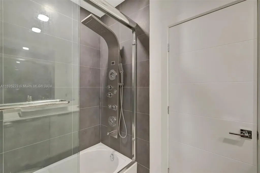 2866 NE 30th Street Fort Lauderdale FL 33306