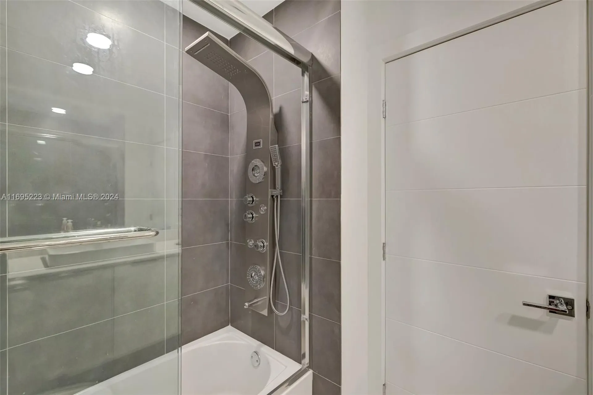 2866 NE 30th Street Fort Lauderdale FL 33306