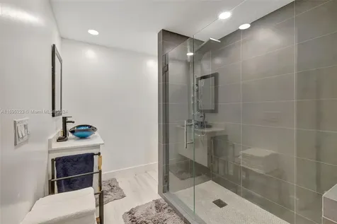 2866 NE 30th Street Fort Lauderdale FL 33306