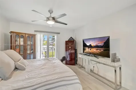 2866 NE 30th Street Fort Lauderdale FL 33306