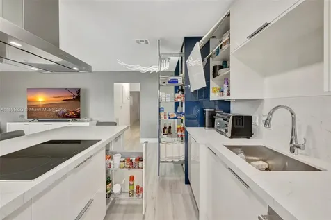 2866 NE 30th Street Fort Lauderdale FL 33306