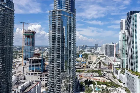 159 NE 6th Street Miami FL 33132