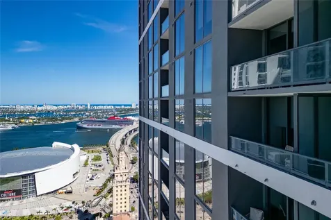 159 NE 6th Street Miami FL 33132