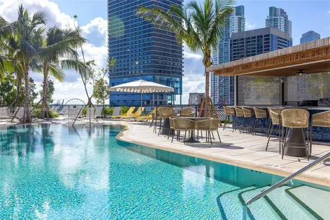 159 NE 6th Street Miami FL 33132