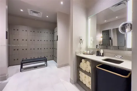 159 NE 6th Street Miami FL 33132