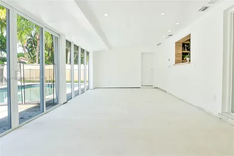 21120 NE 22nd Court Miami FL 33180