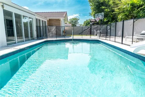 21120 NE 22nd Court Miami FL 33180