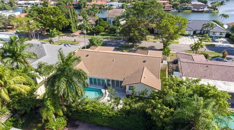 21120 NE 22nd Court Miami FL 33180