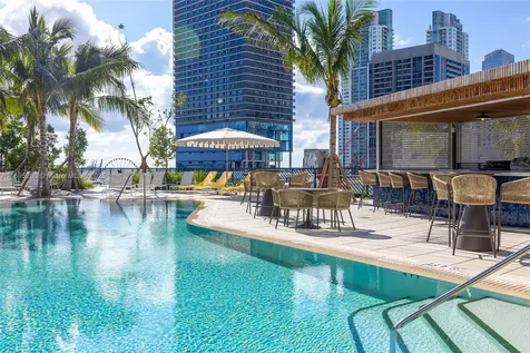 159 NE 6th Street Miami FL 33132