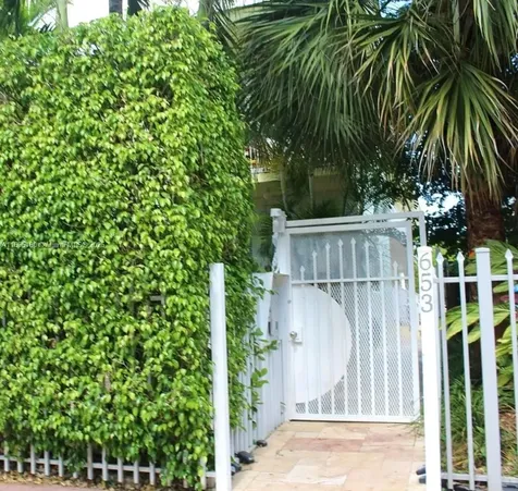 653 Michigan Avenue Miami Beach FL 33139
