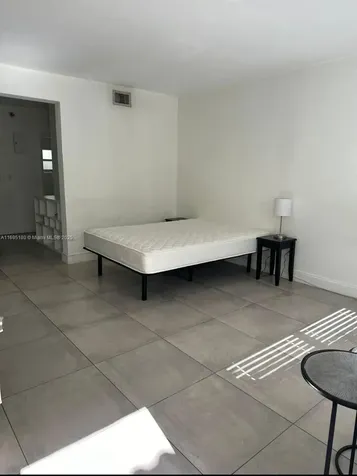 653 Michigan Avenue Miami Beach FL 33139