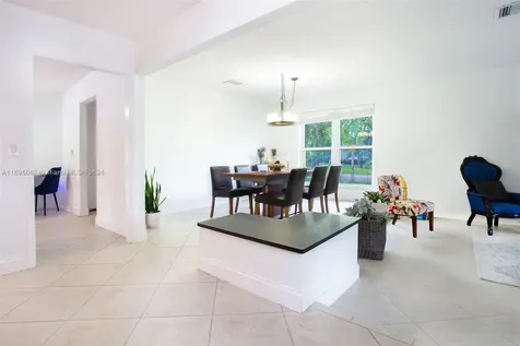 892 NW 83rd Drive Coral Springs FL 33071