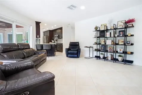 892 NW 83rd Drive Coral Springs FL 33071