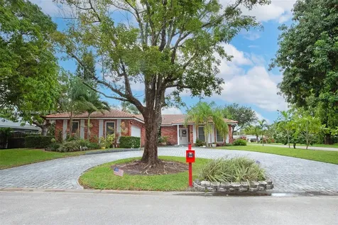 892 NW 83rd Drive Coral Springs FL 33071