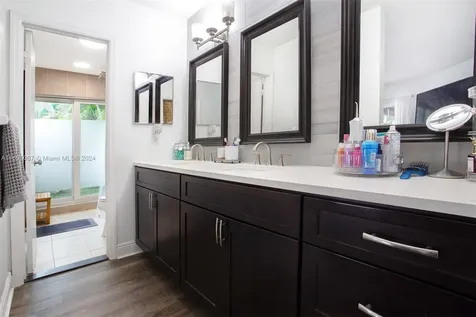 892 NW 83rd Drive Coral Springs FL 33071