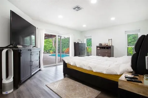892 NW 83rd Drive Coral Springs FL 33071