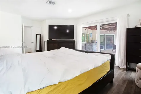 892 NW 83rd Drive Coral Springs FL 33071
