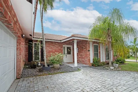 892 NW 83rd Drive Coral Springs FL 33071