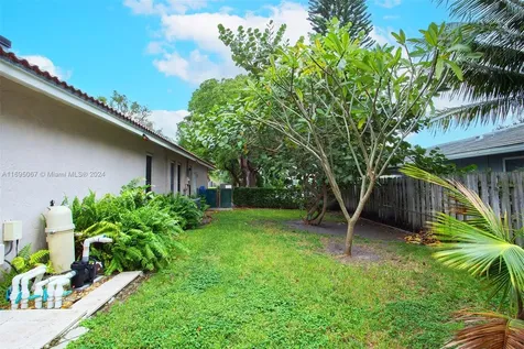 892 NW 83rd Drive Coral Springs FL 33071