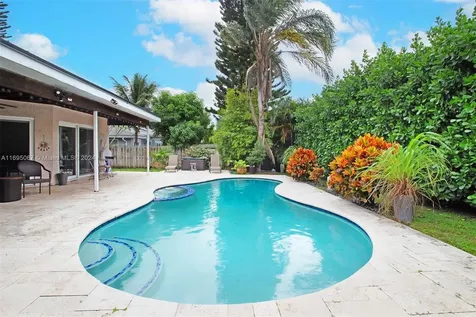 892 NW 83rd Drive Coral Springs FL 33071