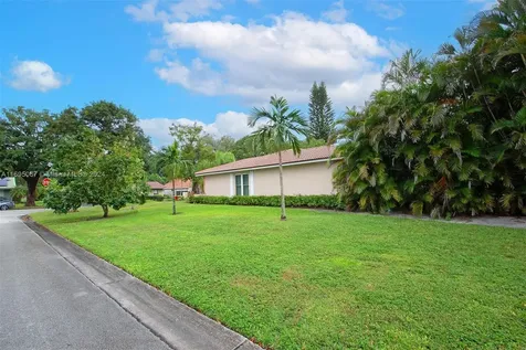 892 NW 83rd Drive Coral Springs FL 33071