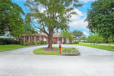 892 NW 83rd Drive Coral Springs FL 33071