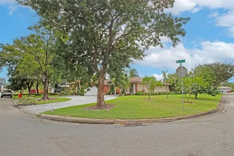 892 NW 83rd Drive Coral Springs FL 33071