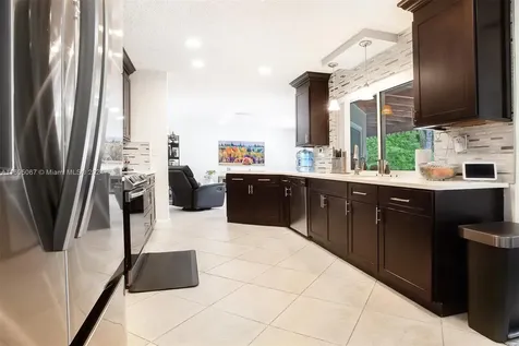892 NW 83rd Drive Coral Springs FL 33071