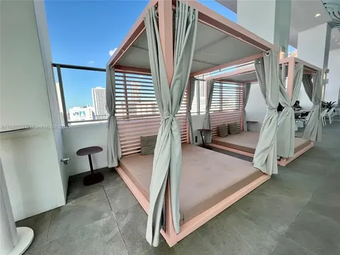 227 NE 2nd Street Miami FL 33132