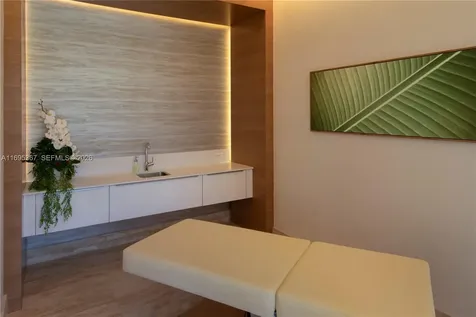 16385 Biscayne Boulevard North Miami Beach FL 33160