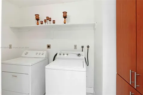 5715 SW 2nd Terrace Miami FL 33144
