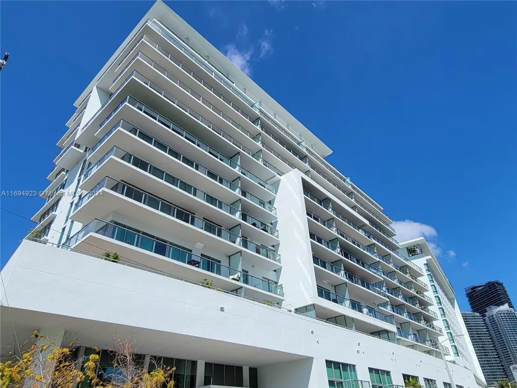 1600 SW 1 Avenue Miami FL 33129
