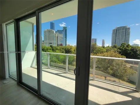 1600 SW 1 Avenue Miami FL 33129