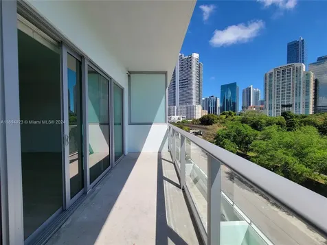 1600 SW 1 Avenue Miami FL 33129