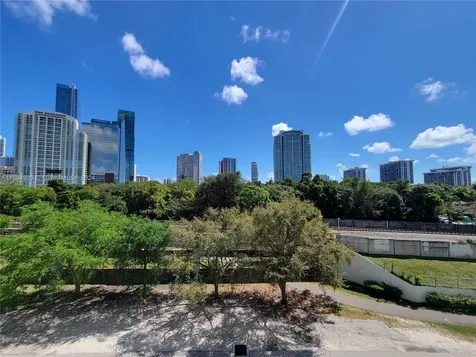 1600 SW 1 Avenue Miami FL 33129