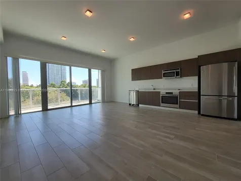 1600 SW 1 Avenue Miami FL 33129