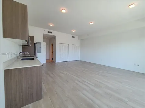 1600 SW 1 Avenue Miami FL 33129