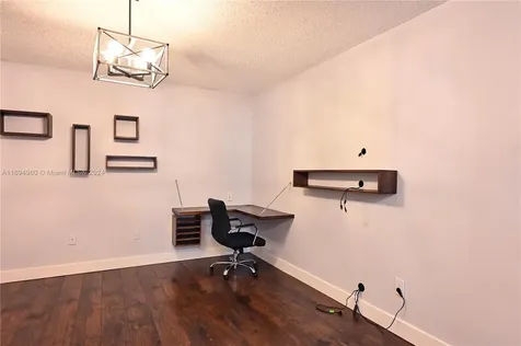 1186 N University Drive Plantation FL 33322