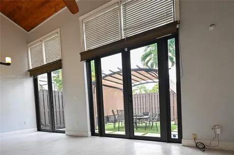 1186 N University Drive Plantation FL 33322