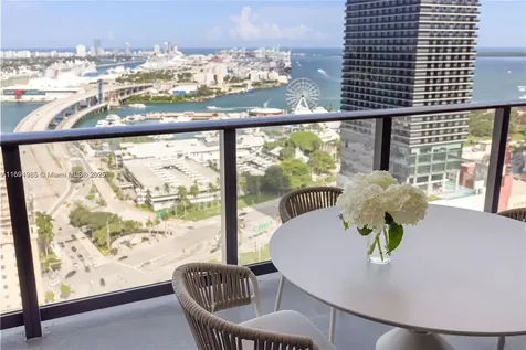 159 NE 6th Street Miami FL 33132