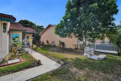 3060 NW 208th Terrace Miami Gardens FL 33056