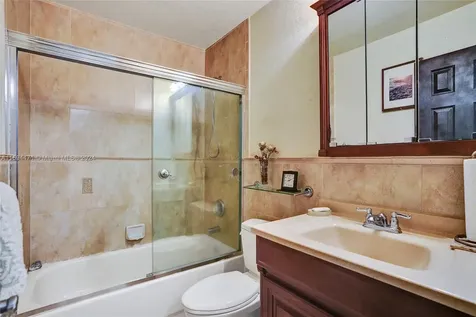 3060 NW 208th Terrace Miami Gardens FL 33056