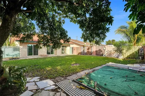 3060 NW 208th Terrace Miami Gardens FL 33056