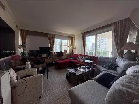 20000 E Country Club Drive Aventura FL 33180