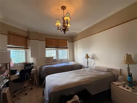 20000 E Country Club Drive Aventura FL 33180
