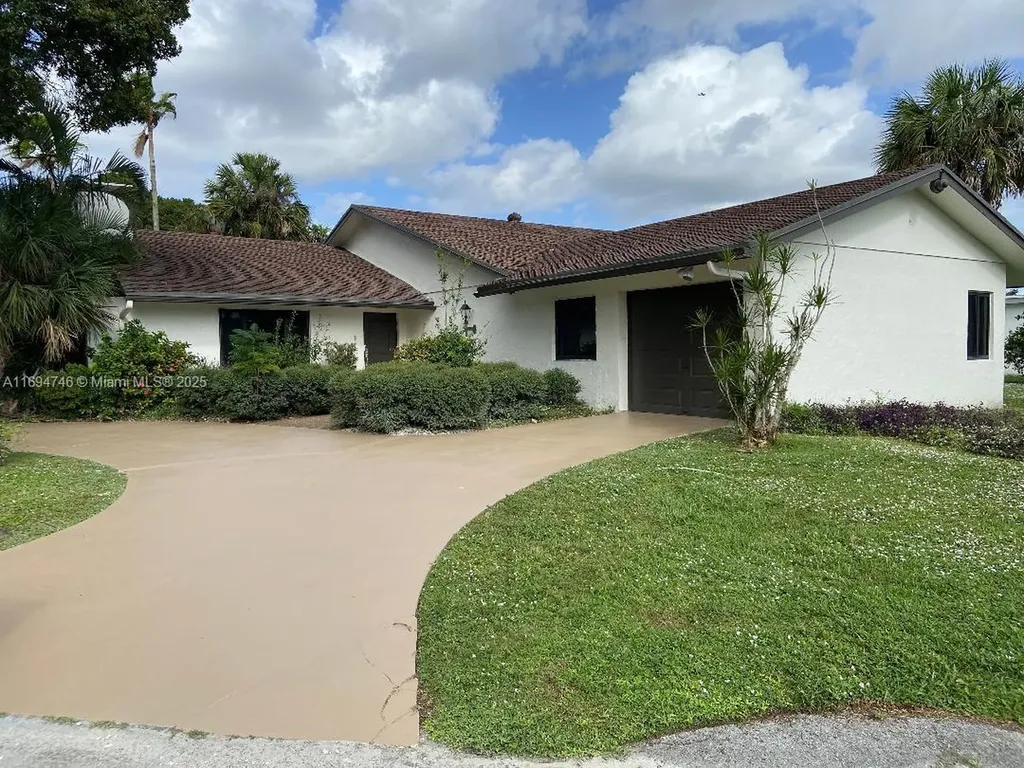 6205 Jacaranda Circle Tamarac FL 33319