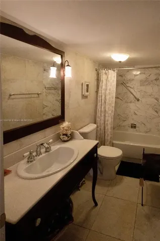 2555 Collins Avenue Miami Beach FL 33140